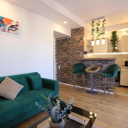 Apartament Beauty Smarald By Cosmopolis Stefanestii de Jos Exterior photo