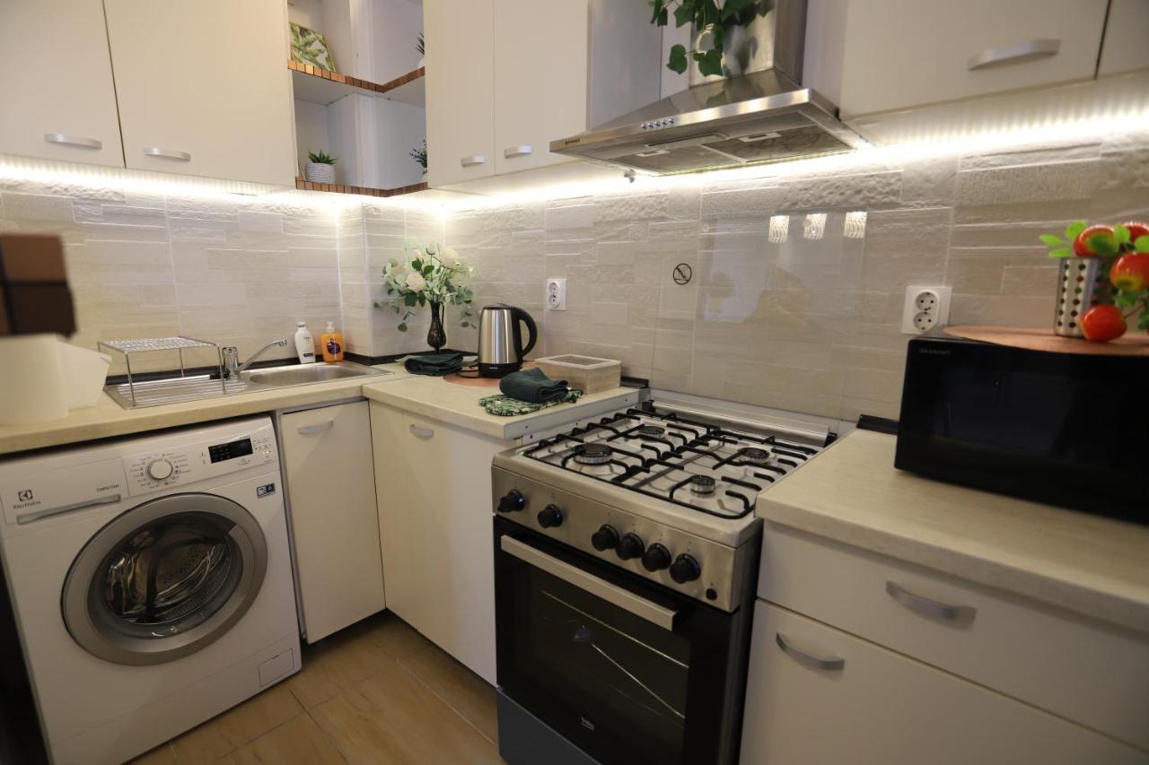 Apartament Beauty Smarald By Cosmopolis Stefanestii de Jos Exterior photo
